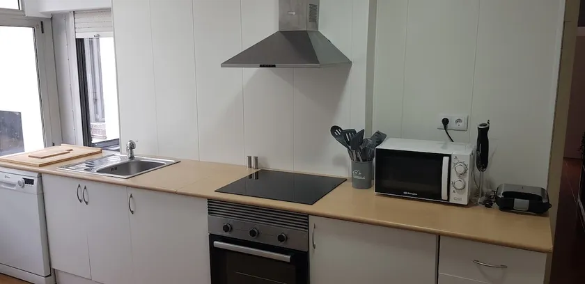 A spacious, centrally located apartment - Image 1