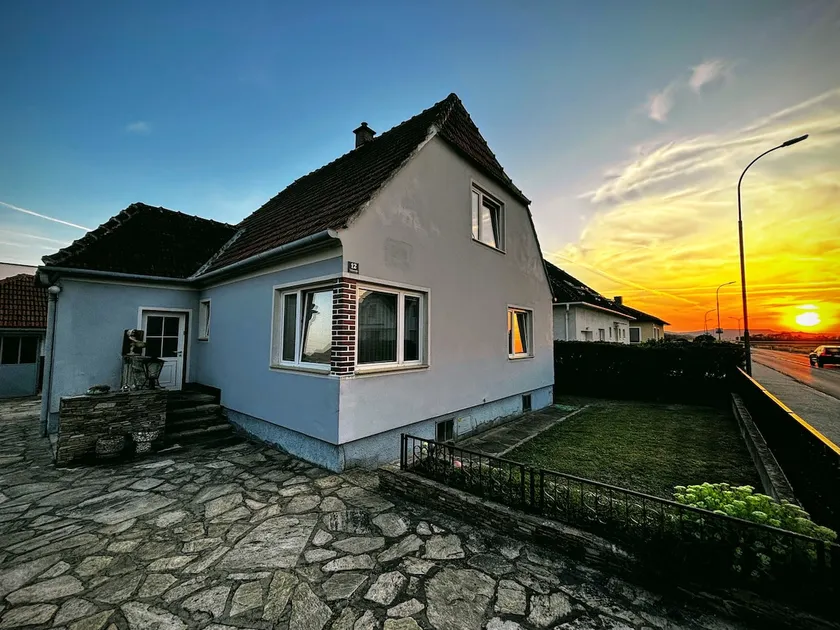 Cozy detached house with garden - Image 1