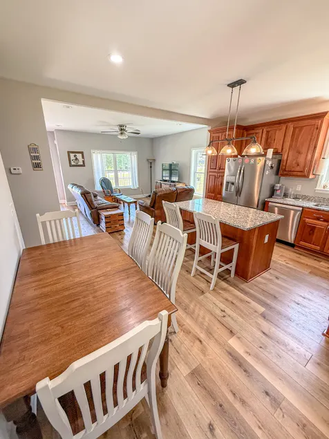 New Lake Keowee 4Bds w/Fire Pit+Walk to Boat Ramp - Image 1