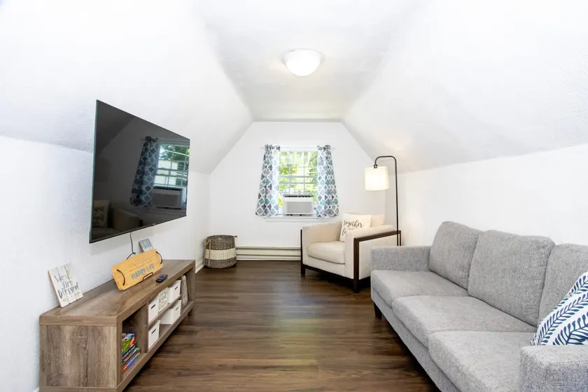 Modern 1BR Walking Distance to Downtown Wooster - Image 1