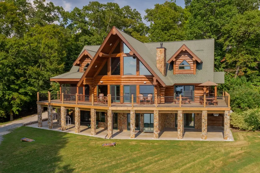 The Yellowstone | Elegance Meets Lakefront Luxury - Image 1