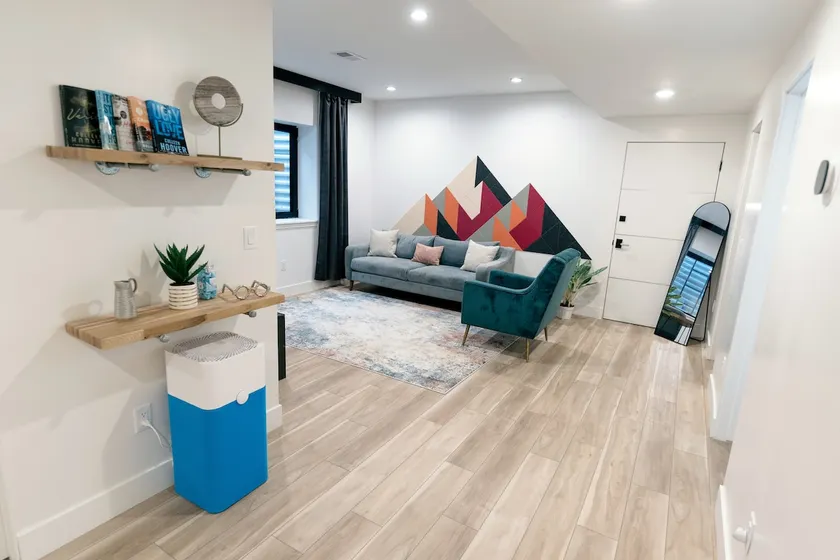 Modern Luxury Basement near RINO - Image 1