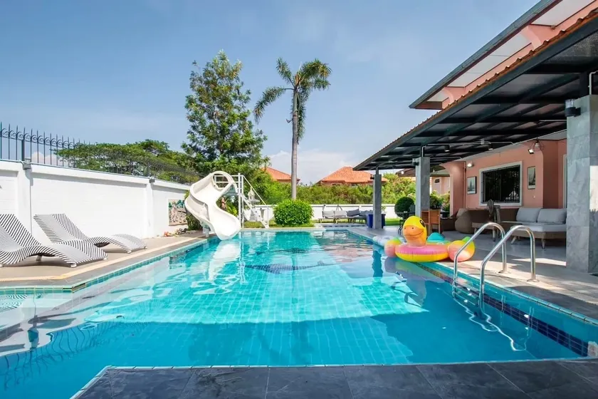 Near the beach Pool Villa with Grand Pool slider - Image 1