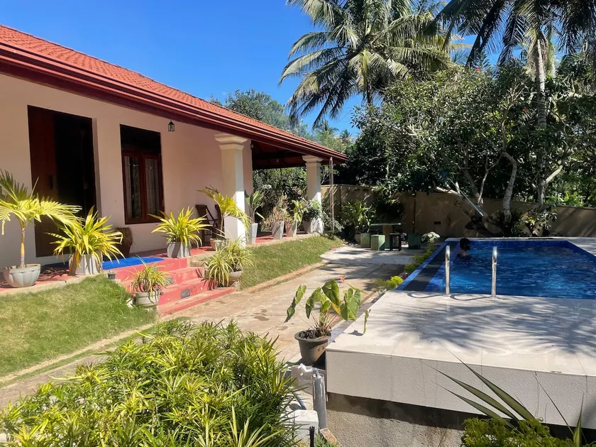 Luxury 4BR Villa with Private Pool and AC - Image 1