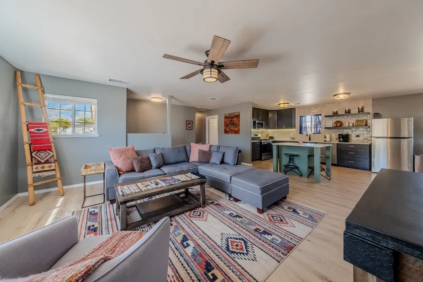 Southwest Escape: Parkside w/ Views & Pet-Friendly - Image 1