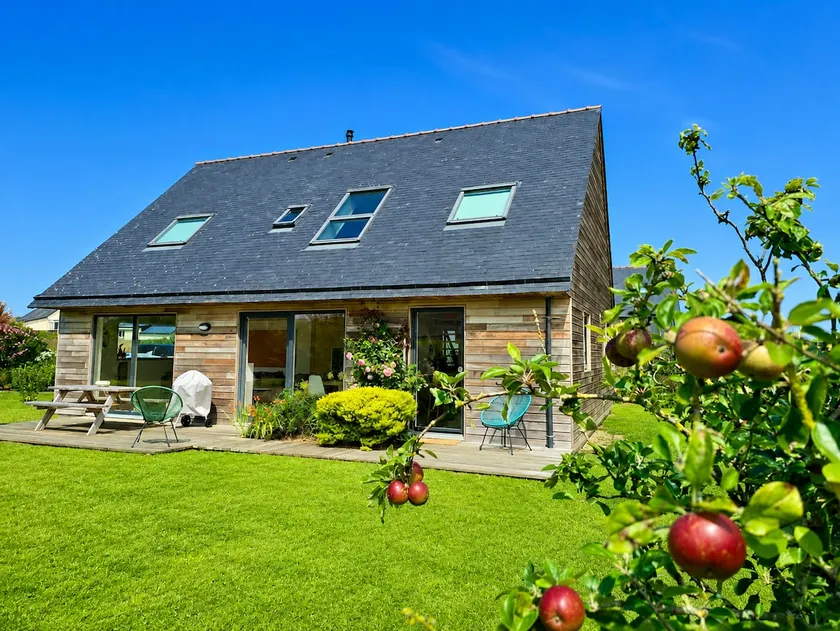 House 5 minutes' walk to the beach of Ste Marguerite - Image 1