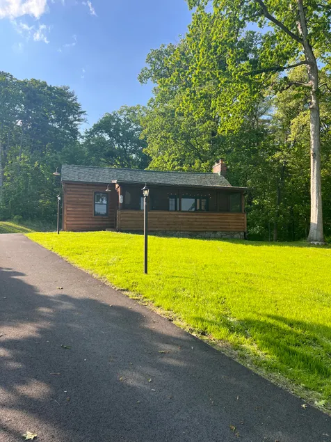 Red Oak Cabin - Image 1