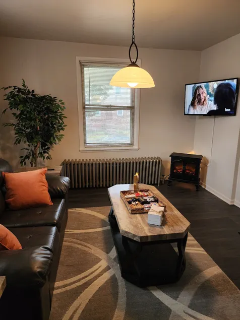 Dannie's place - Image 1