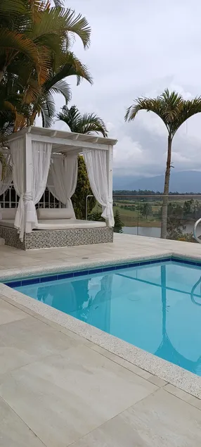 the most exclusive country house - Image 1