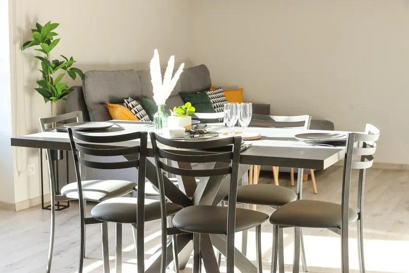 The Le 1952 Apartment – 100 m from the Cinema and the Port – Parking - Image 1