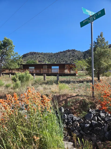 Rustic Roots & Mesa Views - Image 1