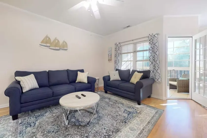 Cozy Condo at Creekwood - Image 1