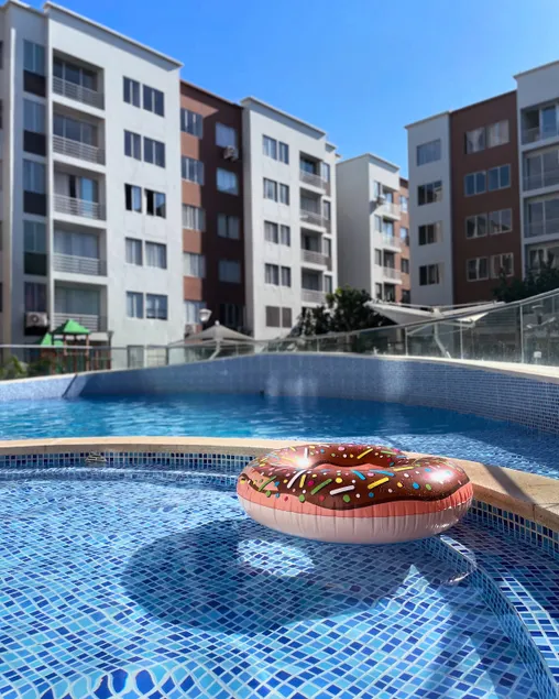 The Garden I • Queen Size • Zona Exclusiva 2A/C - Image 1