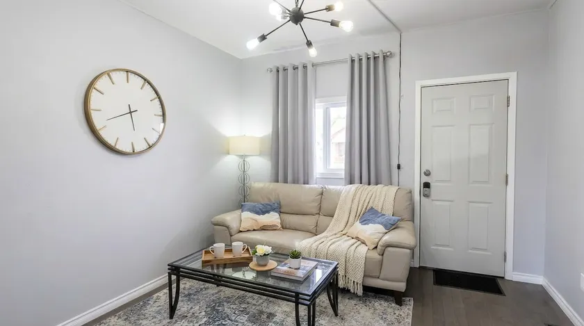 Bright Walkerville Suite, 5 mins to Detroit Tunnel - Image 1