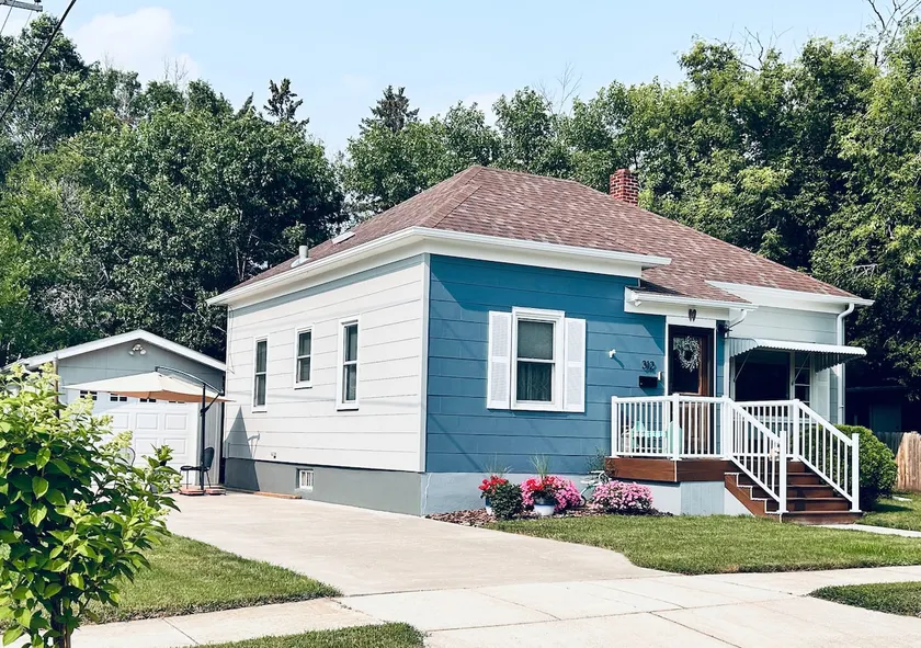 Renaissance Bungalow - Image 1