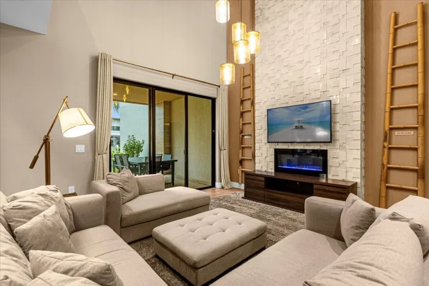 4 Bedrooms/ 4.5 Bathrooms/ Magic Village (3082 Rw) - Image 1