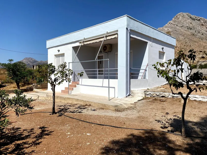 Vacation home in the village of Prophet Elias - Image 1