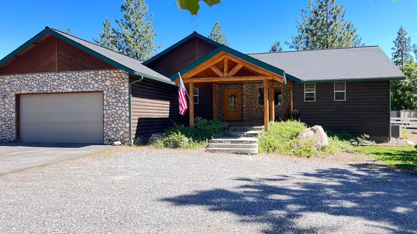 Beautiful Mt.Shasta View Home - Image 1