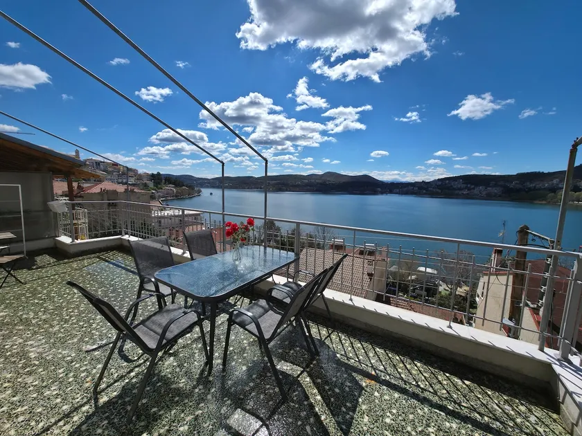 Leonidas' privileged home - Image 1