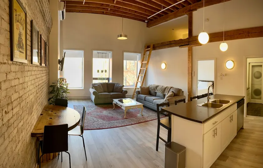 Top Floor Heritage Space w/ Loft - Image 1