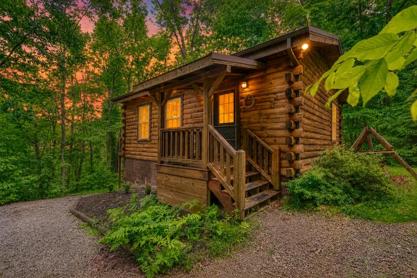 Cozy Retreat | 8 Min to Trails | Hot Tub+Firepit - Image 1