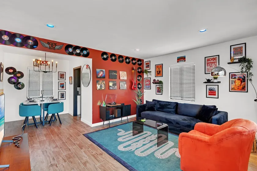Casa de Rock • Retro Gem Near U of A & Hospitals - Image 1