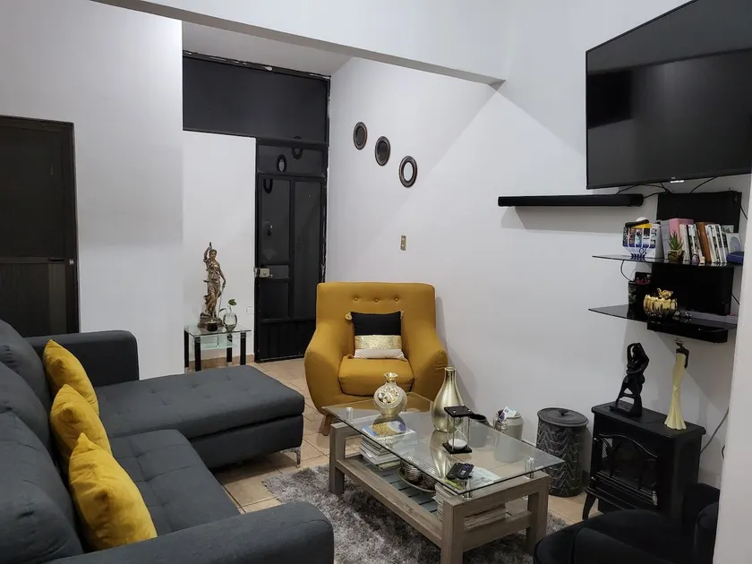 Beautiful and centrally located apartment - Image 1