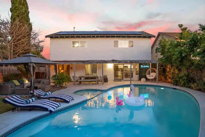 LUX Stay• Pool• GameRoom • Outdoor Lounge & Dining - Image 1