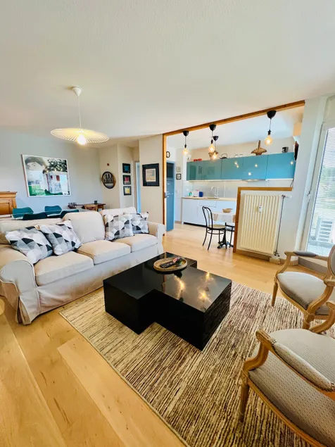 Bright 2-room apartment, close to the center. - Image 1