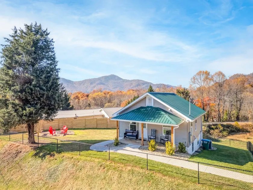 The Goodson Farm House - Image 1