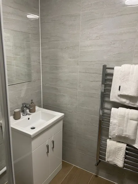 Kingdom apartments - Image 1
