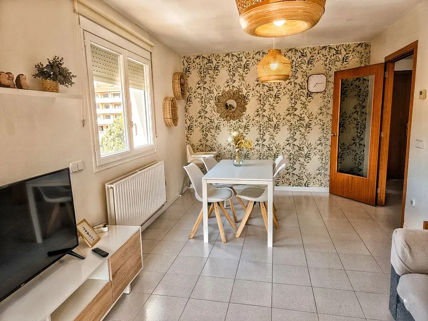 Cozy and centrally-located apartment in Figueres - Image 1