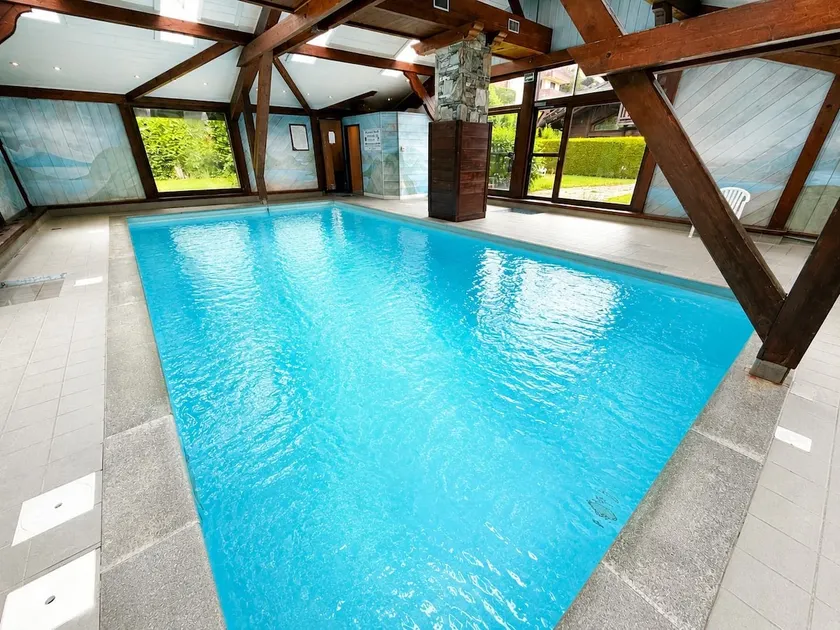 Les Houches Panoramic View-Pool-Skiing-Garage - Image 1