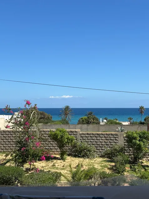 Apartment next to the beach - Image 1
