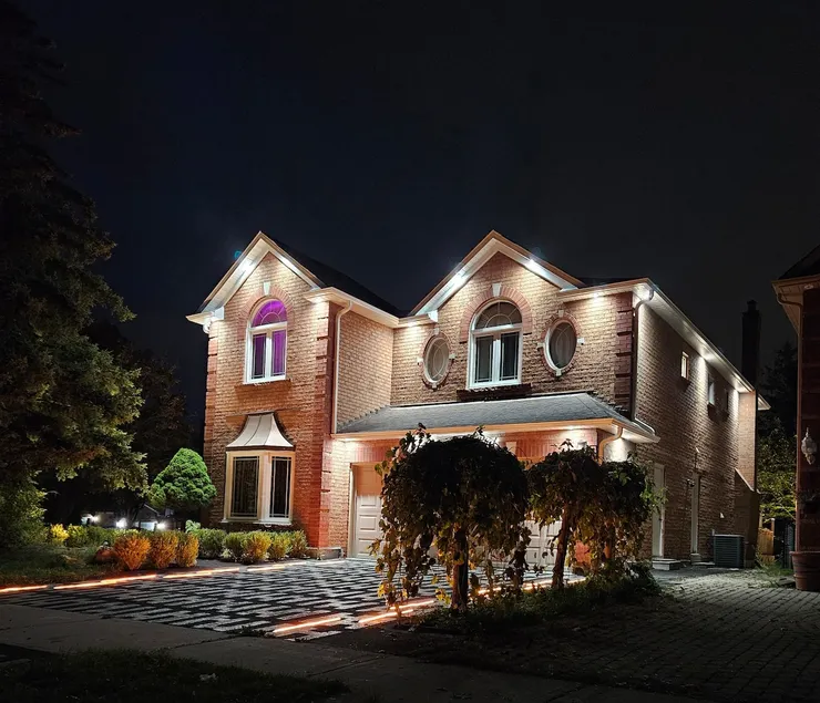 Spacious and Updated 2 Bedroom Apartment, 1350 sqf - Image 1