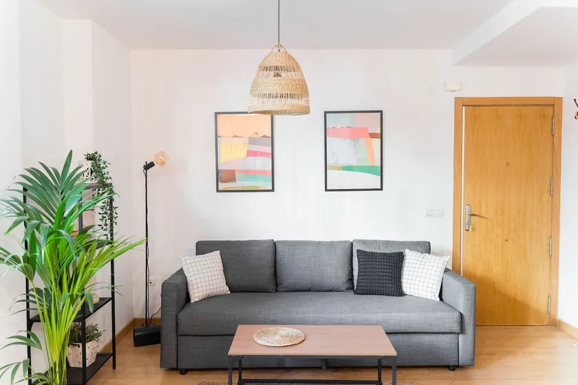 Apartment with terrace near the beach - Image 1