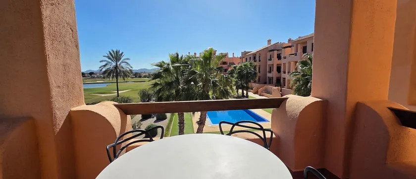 Modern 2-bedroom apartment with best golf views & pool - Image 1