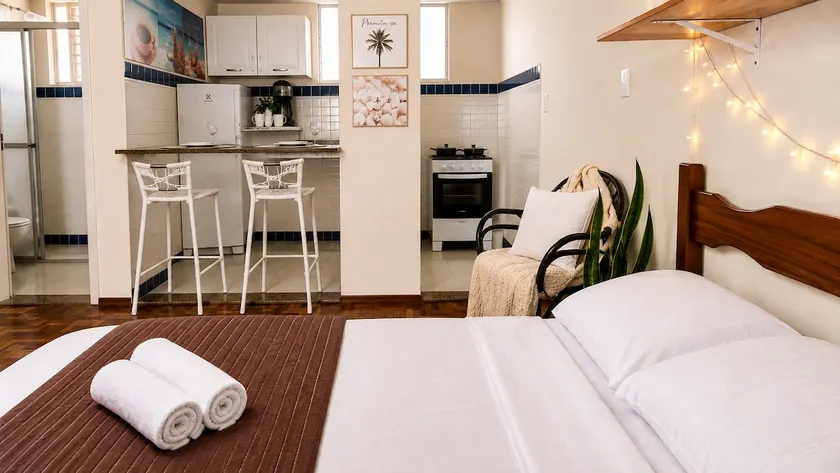 Studio apartment on UFV street with SMART TV and Garage - Image 1
