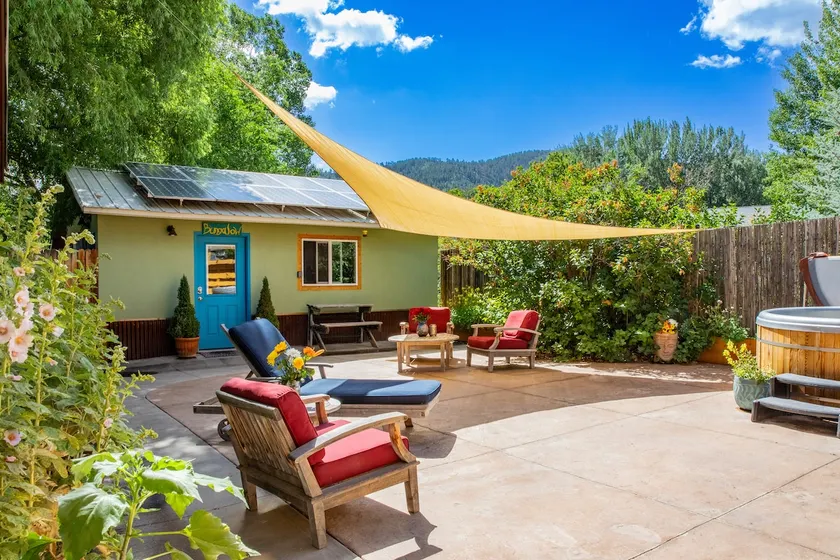 Two Full Studios & Lux Hot Tub - Image 1