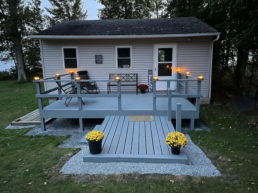 Auntie’s Lakeside Cottage - Image 1