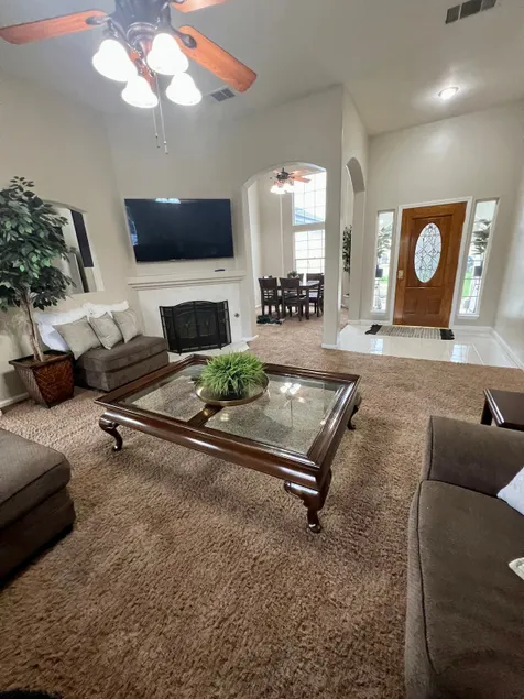 Beautiful 3bed/2bath/with a Pool/RV Parking - Image 1