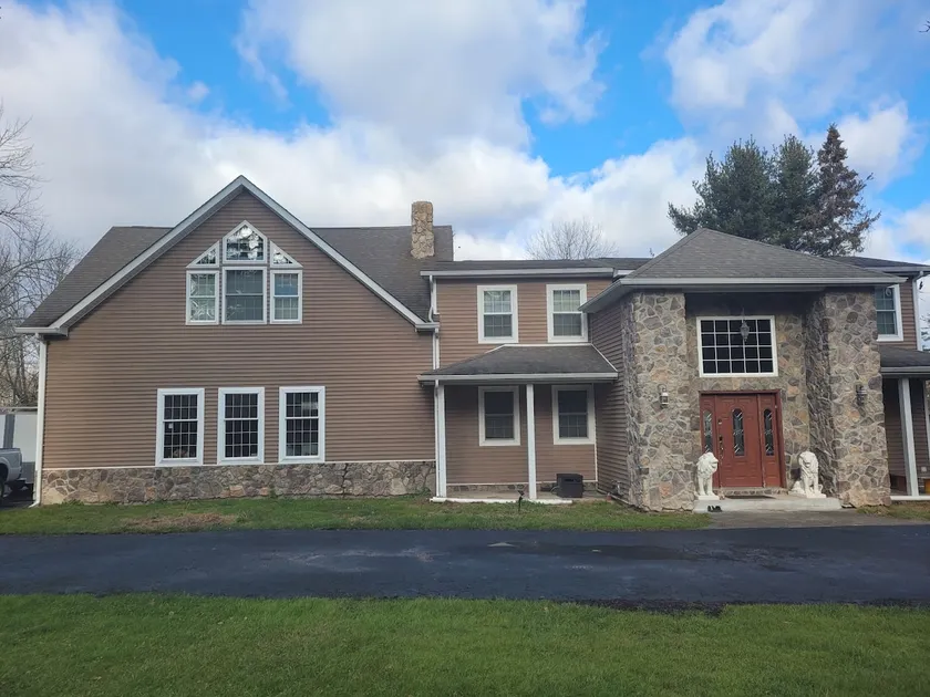 Lake trail retreat - Image 1