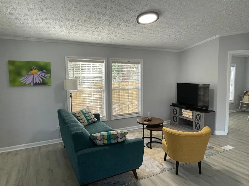 Beekeeper’s Bungalow - Image 1