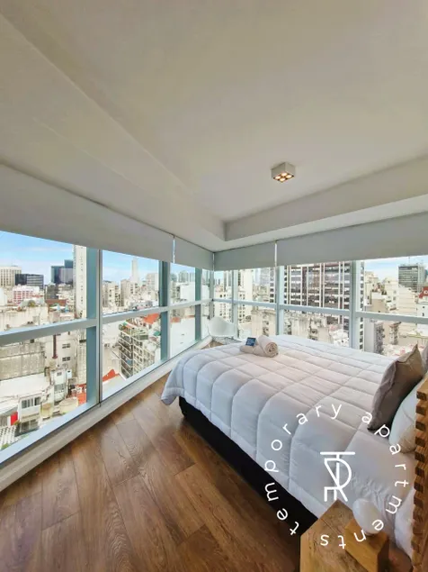 3 rooms in a building with exclusive amenities - Image 1