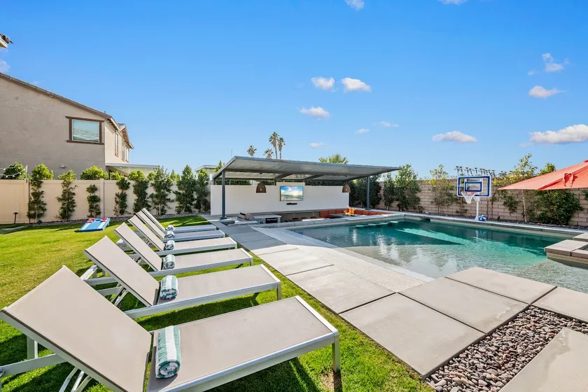 High Noon - New, Incredibly designed Pool Home - Image 1