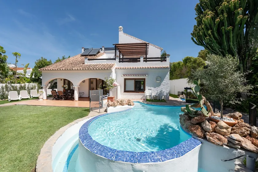 Villa « By The Beach » : 5 chambres, vue mer, Wi-Fi et climatisation - Image 1