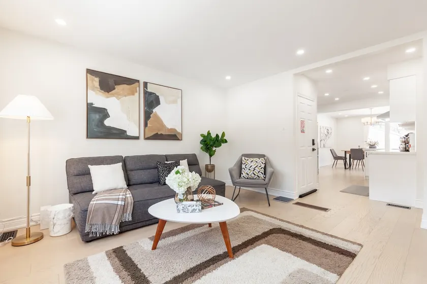 Newly renovated 3 bedroom Bungalow Free parking - Image 1