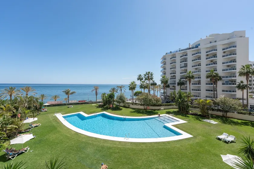 Front Line Apartment Marbella - 2 Bedroom & 2 Bathrooms - Image 1