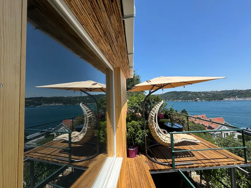 Captain mansion ! - Image 1