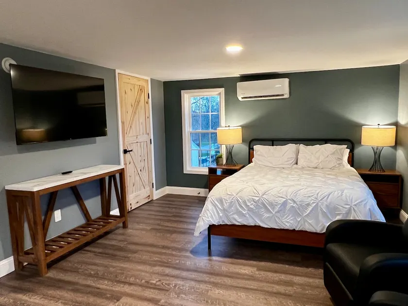 Turner Park Suite - Image 1